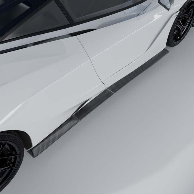 McLaren 750S carbon fibre kit installed on car