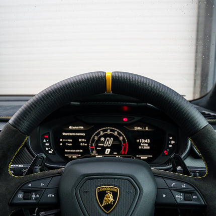 Lamborghini Urus carbon fibre steering wheel stitching