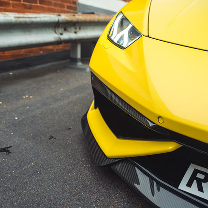 Lamborghini Huracan LP-610 carbon fibre front bumper trim fitted on car