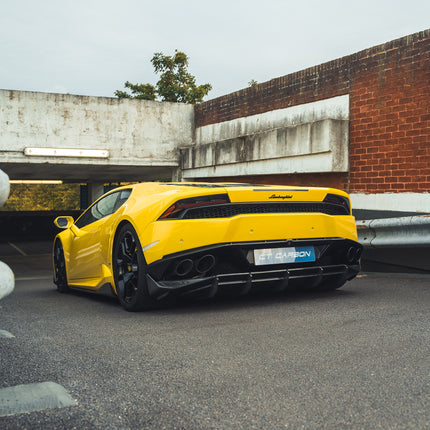 Lamborghini Huracan carbon fibre kit front angle