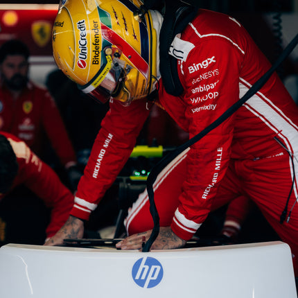 Ferrari Lewis Hamilton Silverstone 2026 Special Edition Helmet, 1:1 Scale (LO0R2658EXT0001f170), image 2