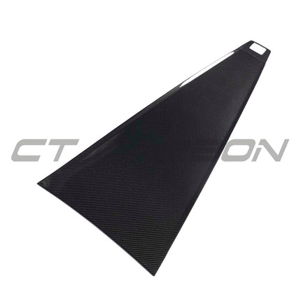 Rolls-Royce Cullinan bonnet trim carbon fibre close up