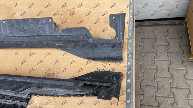 Ferrari 812 Competizione Side Skirt, Left + Right, Carbon Fiber, Glossy, OEM, Part Number: 985798405, view 3
