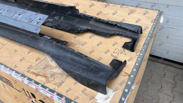 Ferrari 812 Competizione Side Skirt, Left + Right, Carbon Fiber, Glossy, OEM, Part Number: 985798405, view 9
