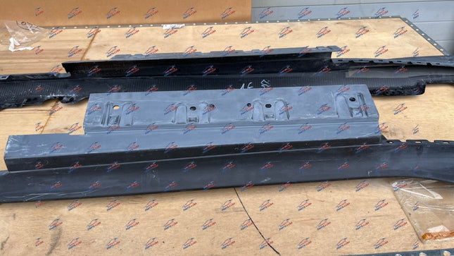Ferrari 812 Competizione Side Skirt, Left + Right, Carbon Fiber, Glossy, OEM, Part Number: 985798405, view 10